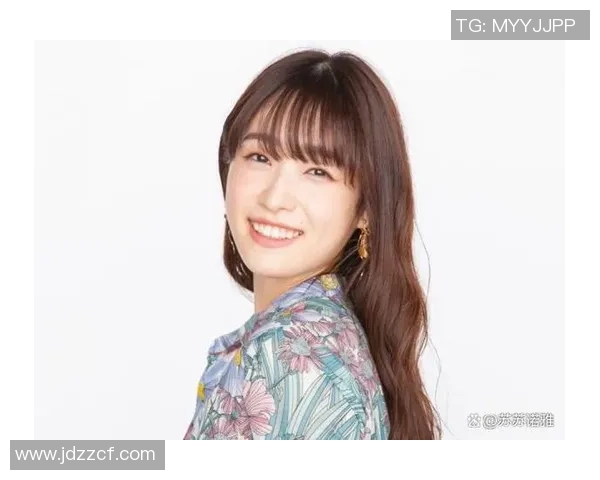 足球明星女友吉吉的魅力生活揭秘与甜蜜爱情故事分享